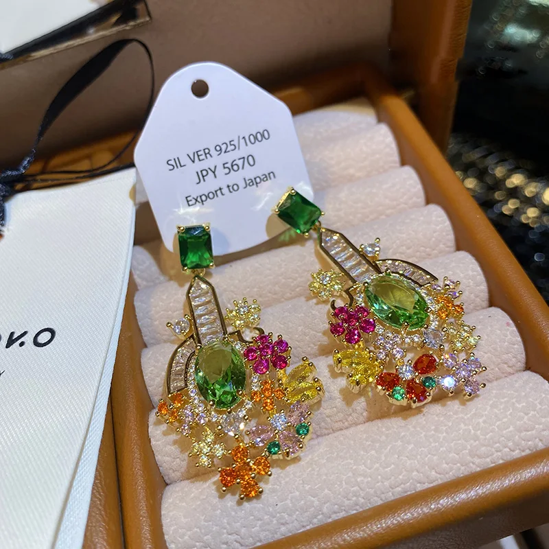 

Green rhinestone flower cluster earrings high-end elegant forest sweet petal flower tasse luxurious wedding bride jewelry