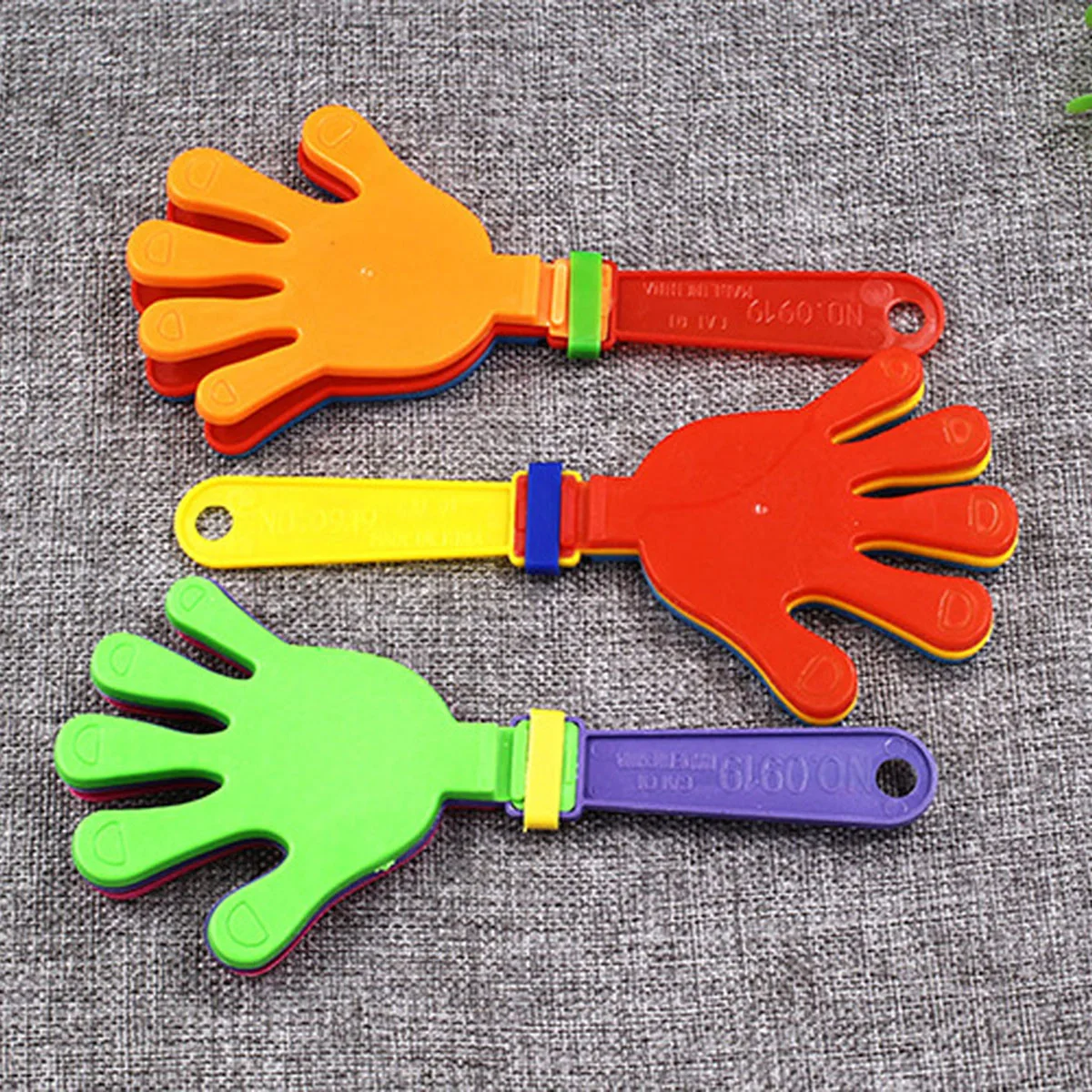 

20 Pcs Party Gifts Funny Hands Clap Plam Clapping Device Football Stuff Cheer Prop Props
