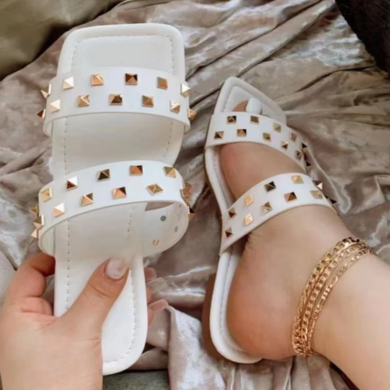 

Сандалии женские с заклепками, плоская подошва, открытый носок, повседневные Нескользящие, удобные босоножки, большой размер, 2022