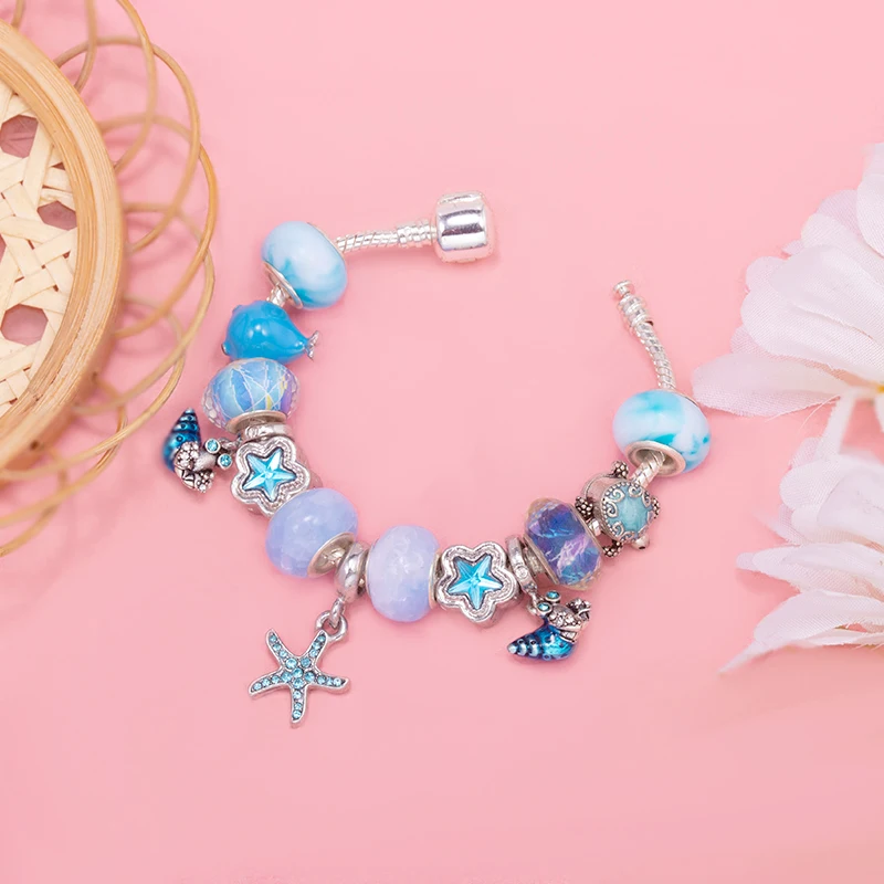 Цепочка с подвесками в виде краба черепахи и Кита