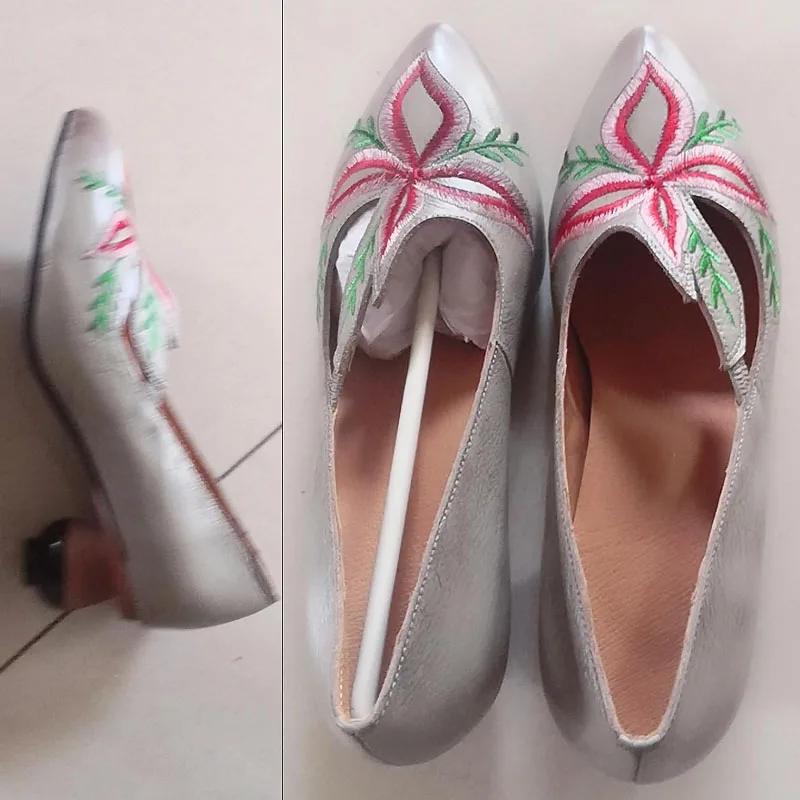 

Босоножки женские из натуральной кожи, с вышивкой, на массивном каблуке 5,8 см