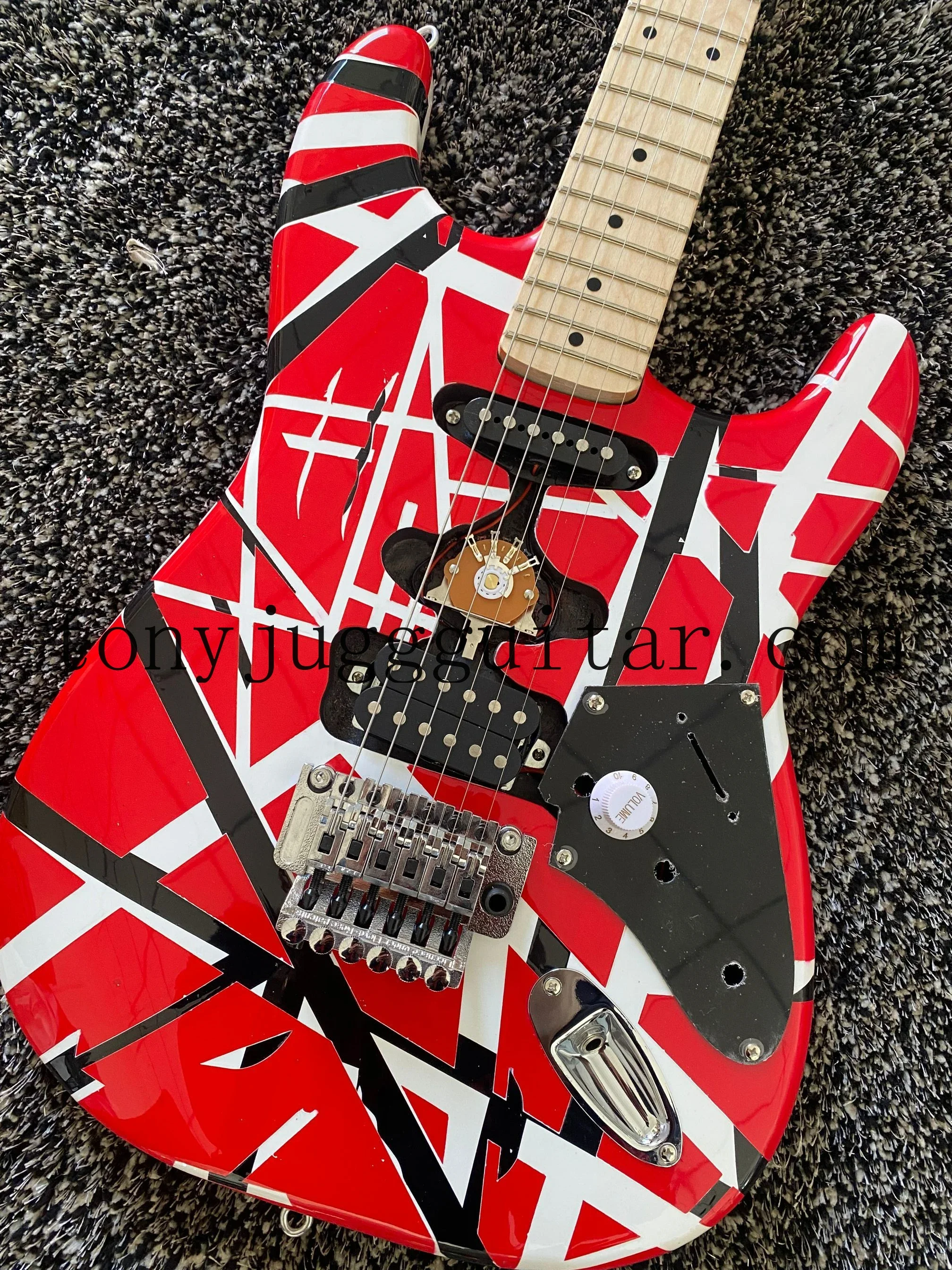 

Rhxflame Shop Van Halen Black White Stripe Red Franken ST Electric Guitar Floyd Rose Tremolo Bridge, Alder Body, Maple Neck