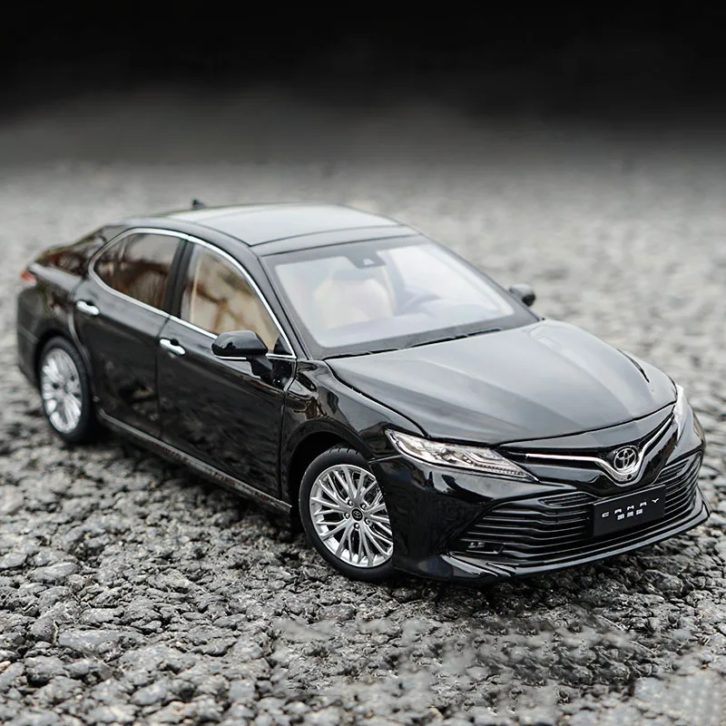 

26CM 1:18 Scale Alloy Die Casting Model 2018 TOYOTA CAMRY 8th Generation Car Model Metal Car Toy Collection Collectibles