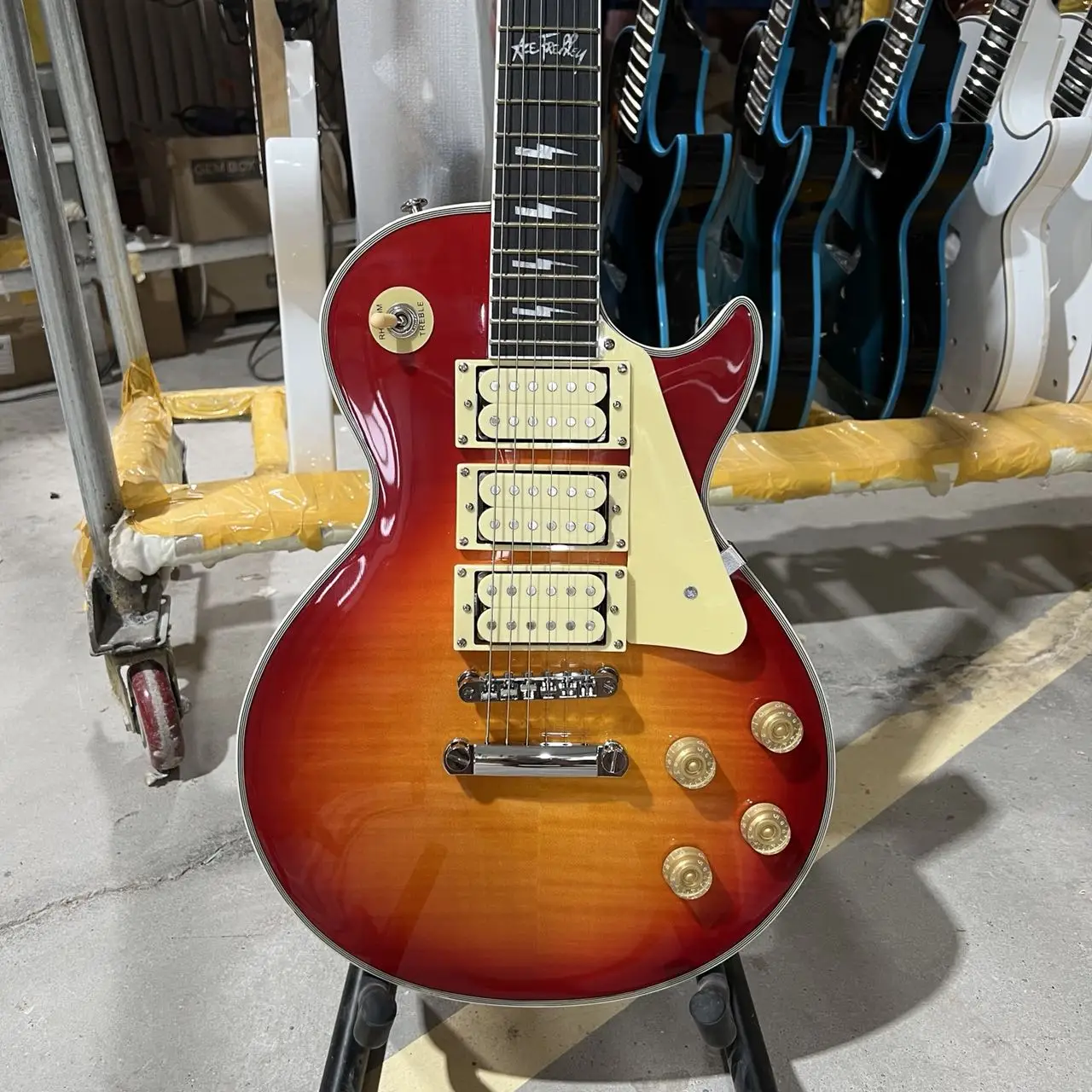 

ACE Frehley Electric Guitar Tiger Maple Top Cherry Sunburst Color Solid Body Rosewood Fingerboard High Quality Guitarra