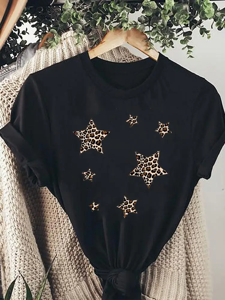 

Женская одежда, женские модные футболки с коротким рукавом, Стильная Милая женская летняя черная футболка с принтом в виде леопардовой звез...