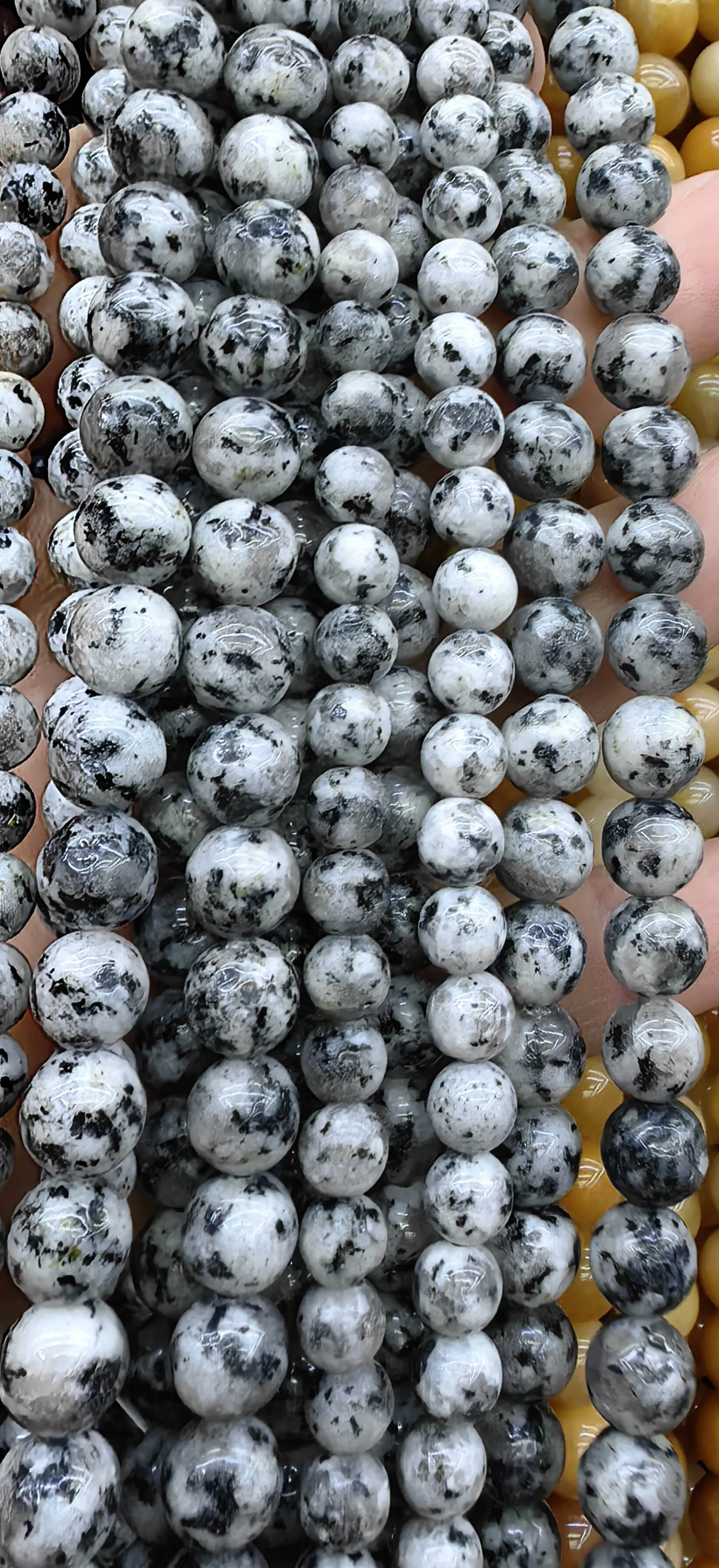 Натуральная яркая черная леопардовая яшма серая с изображением гладкие круглые