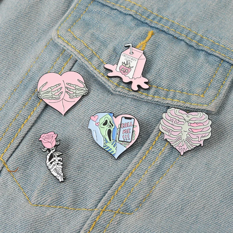 

XEDZ Creative Pink Heart-shaped Skeletion Metal Enamel Brooch Pins Funny Love Skull Organ Milk Alloy Badges Accessories Jewelry
