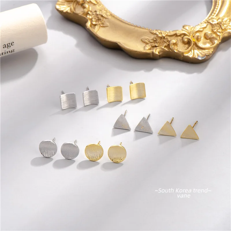 

Женские серьги-гвоздики из серебра 925 пробы, с начесом