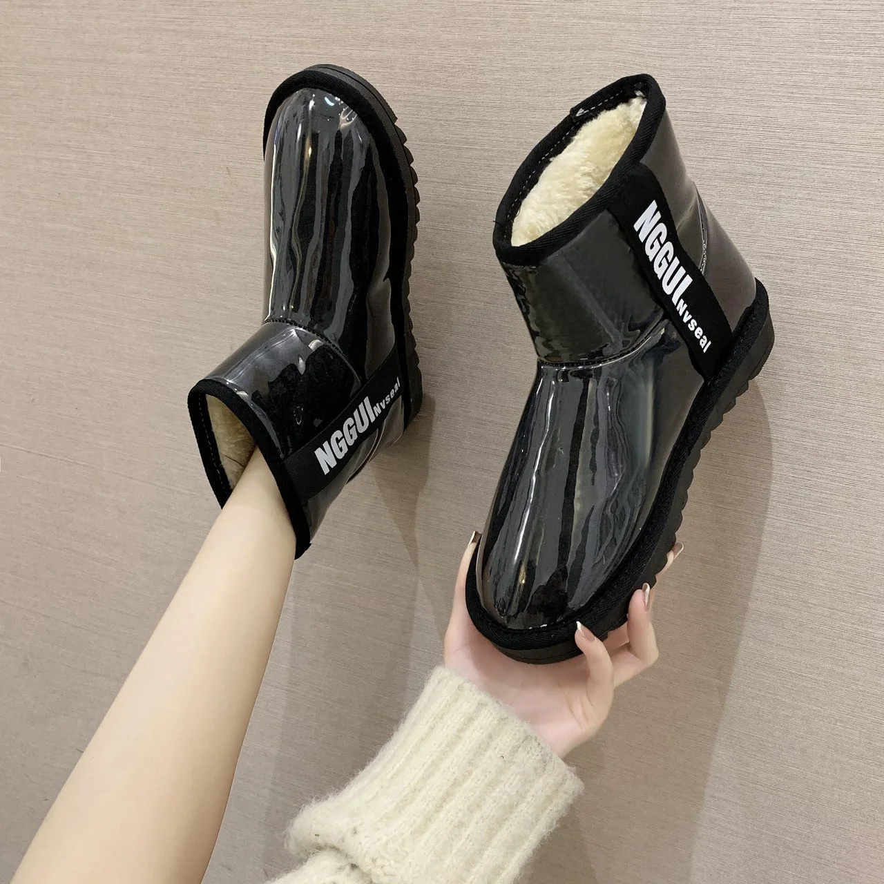 

Platform Chelsea Snow Boots Warm Ankle Plush Flats Boots Winter 2022 New Casual Women Fashion Slip-on Cozy Designer Shoes Mujer