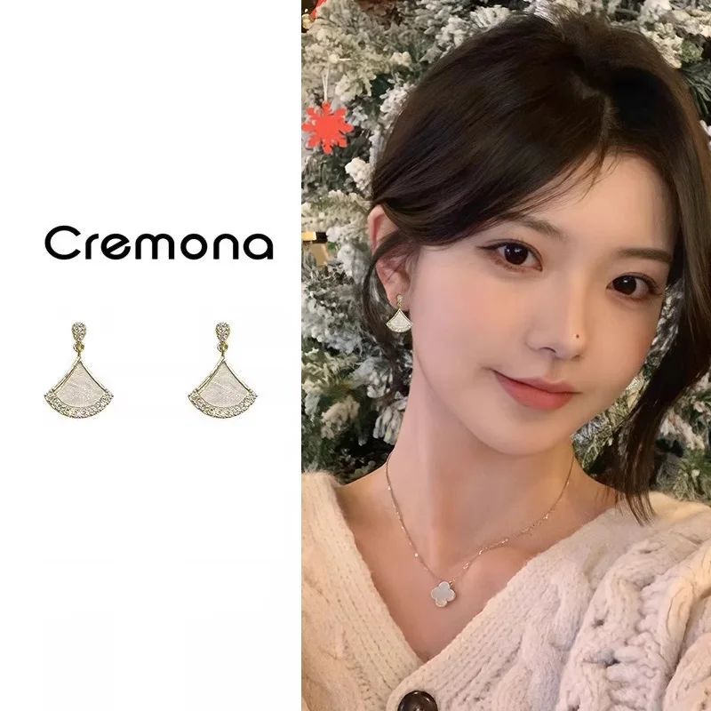 Легкие роскошные высококачественные темпераментные зажимы для ушей без женщин