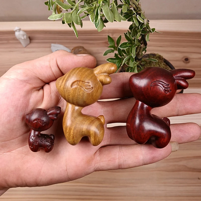 

Резная игрушка в виде оленя, домашний декор с милыми животными, аксессуары для телевизора, кабинета, стола, деревянное ремесло, маленькое украшение