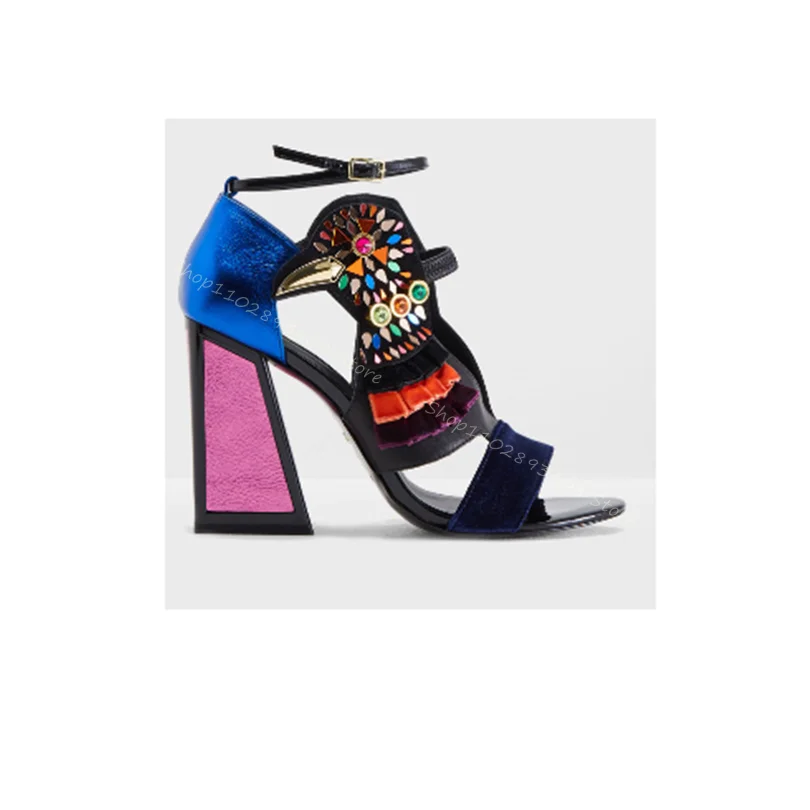 Рисунок 2 - Женские босоножки с кристаллами