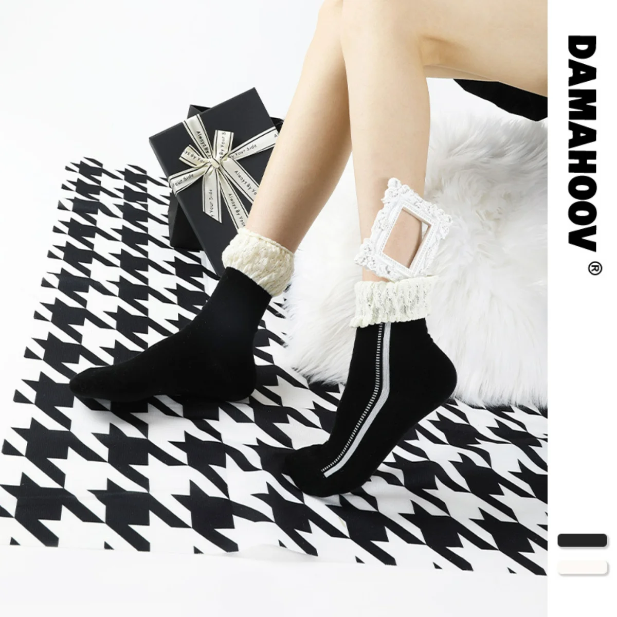 

DAMAHOOV Simple Black and White Casual Fashion Lady OL Small Fragrance Bubble Edge Women's Flanged Socks Cotton Ins Wind Socks