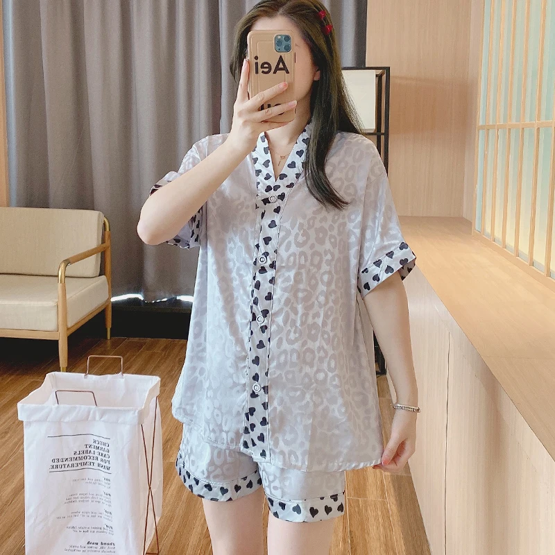 Summer pajamas women's new ice silk short sleeve suit women's V-neck cardigan thin sweet lovely jacquard silk home clothes