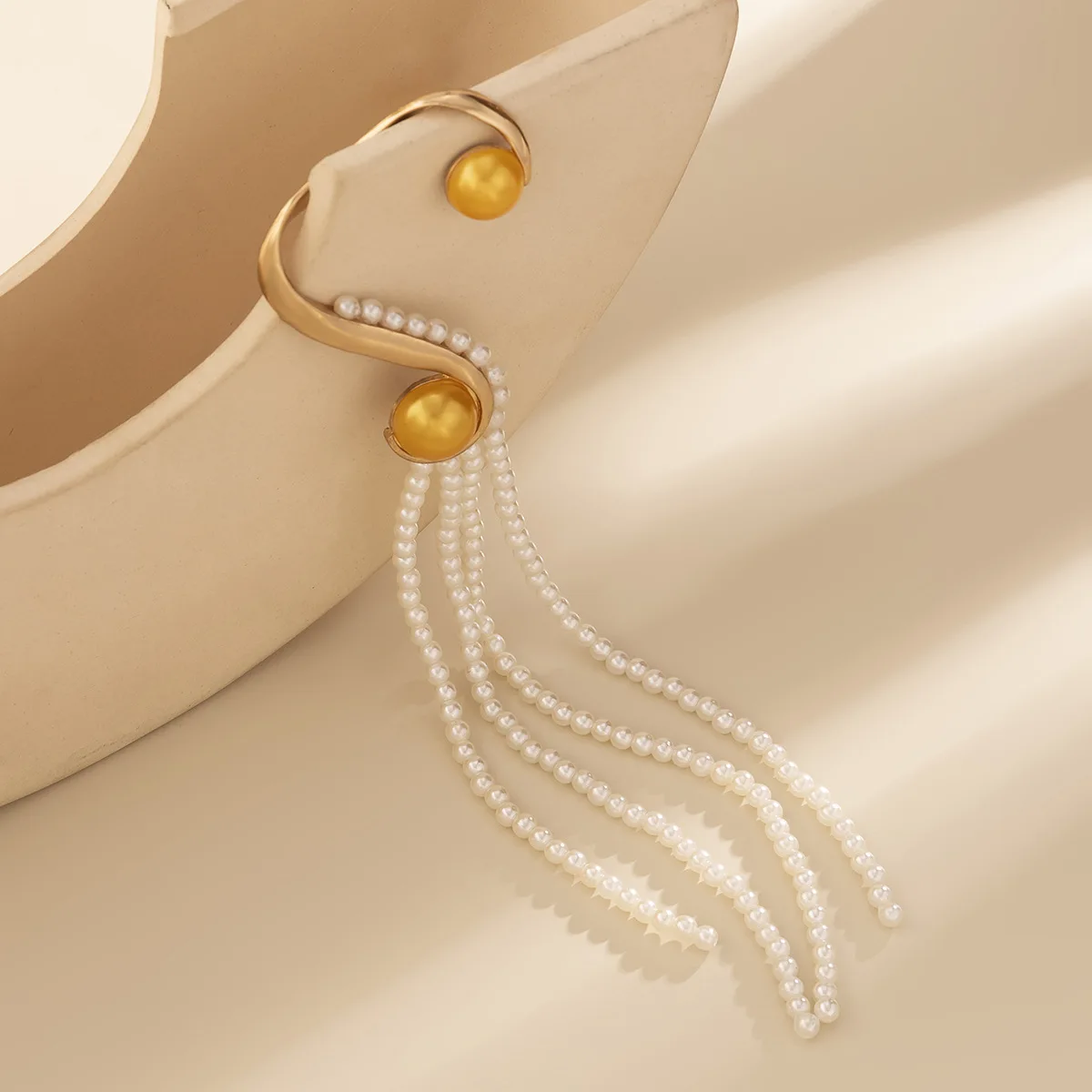 

Elegant Long Tassel Pearls Gold Clips Earring for Women Statement Cartilage Clips On Earrings Ear Cuff Fake Piercing Earring