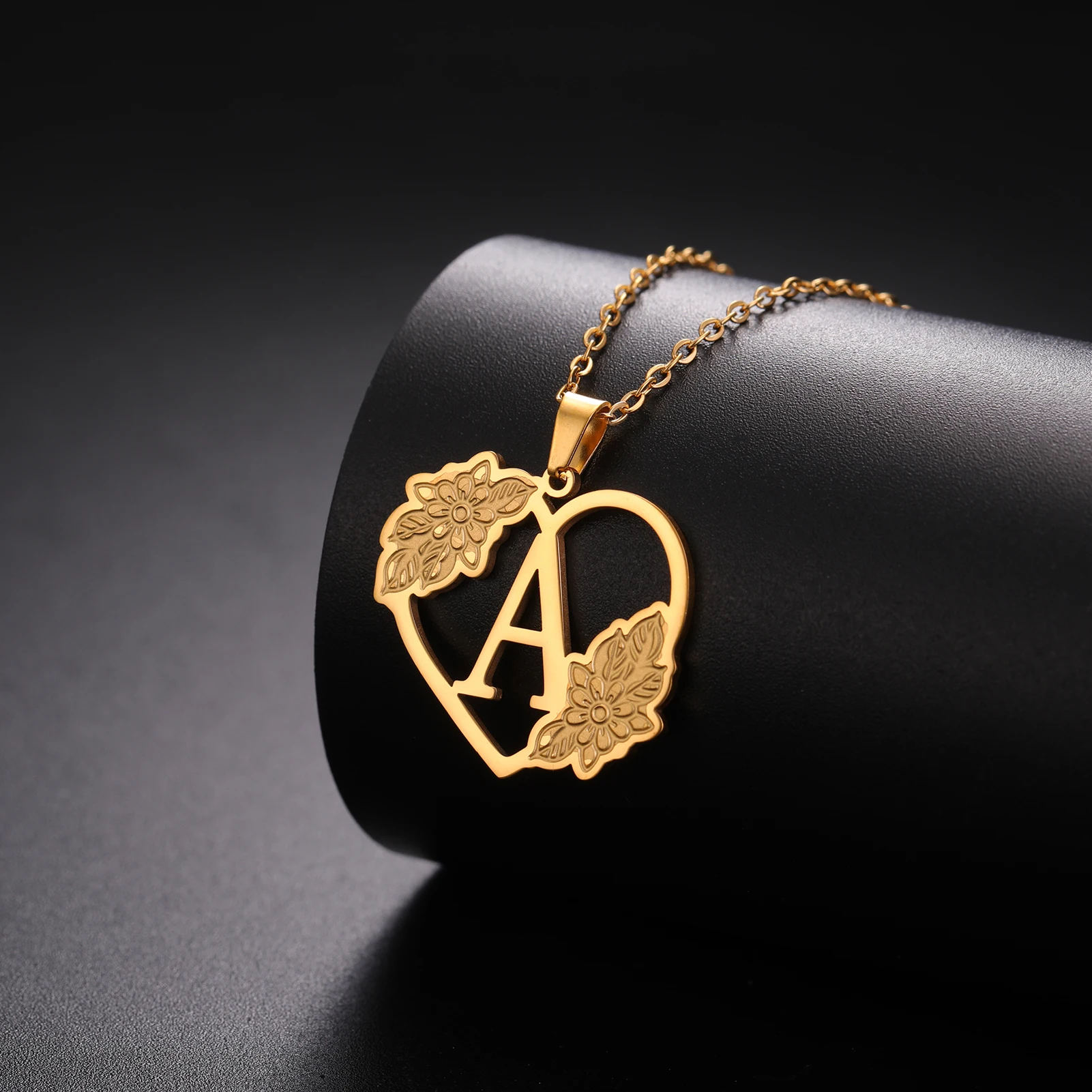 

Heart Flower 26 Initial Letter Necklace for Women Stainless Steel Love Pendant Lover Birthday Jewelry Gift Classic