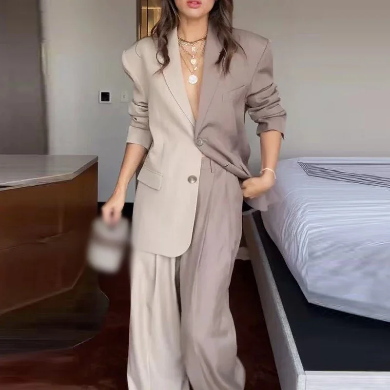 Офисный женский комплект из куртки и брюк с длинными рукавами элегантный