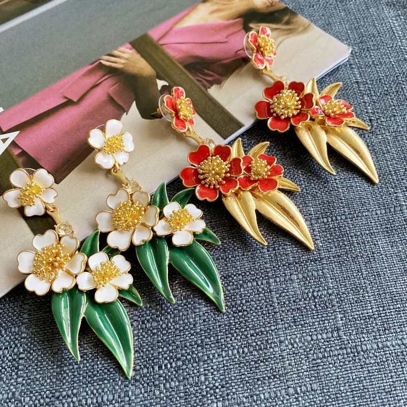 

Zhang fresh beautiful American flowers green leaves enamel enamel earrings