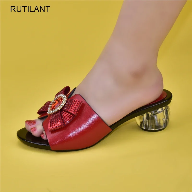 

Latest Design African Women Wedding Shoes Decorated with Rhinestone Luxery Shoes Women Patent Leather Shoes for Wedding Women