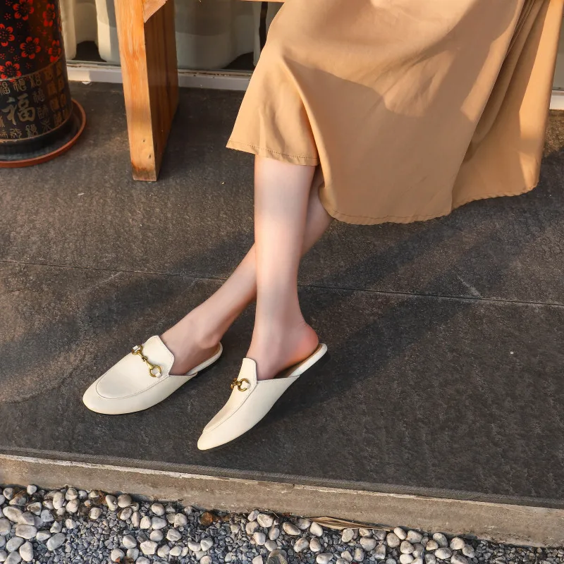 Baotou Half Slippers Women's Summer Outwear Mueller Shoes 2023 New Horse Titles Buckle Flat Shoes Net Red Sandals