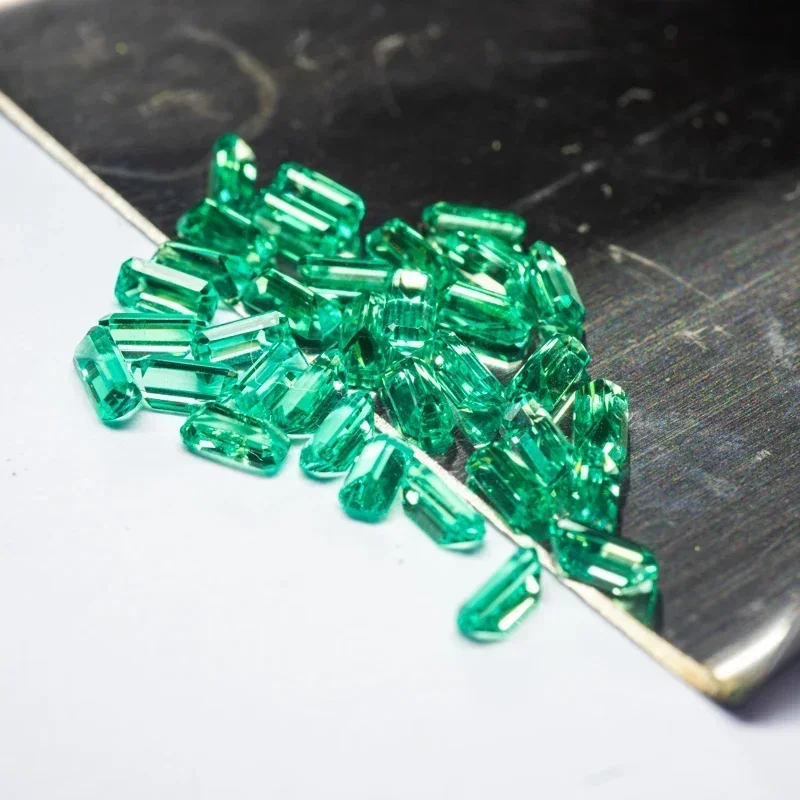 Выращенные в лаборатории изумруды Columbia размером 2x4 мм гидротермальный изумруд