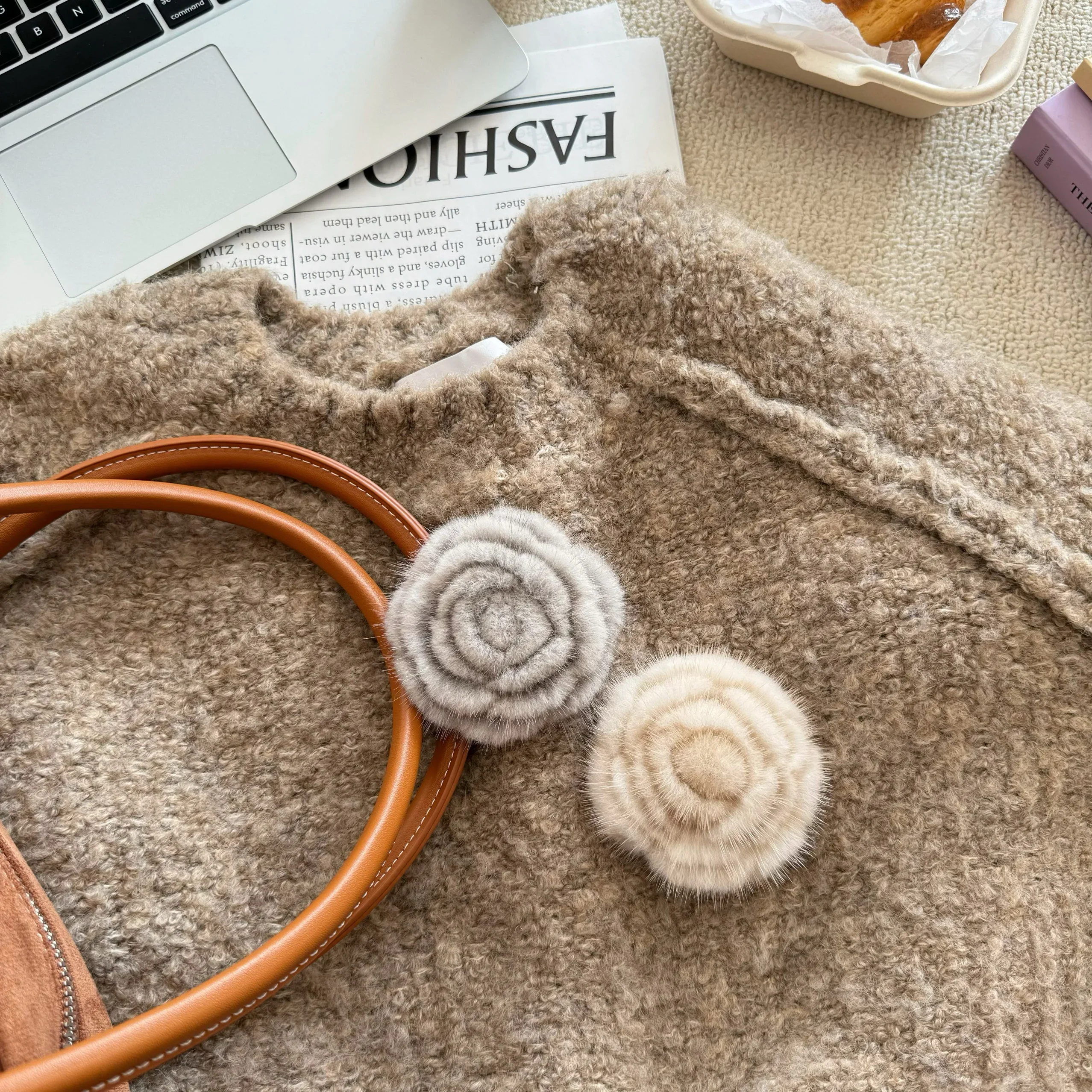 Брошь с цветком из натурального меха норки женская простая модная