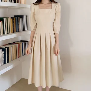 French Style Square Collar Vintage Dress 2022 Spring New Half Sleeves High Waist A Line Midi Dress Elegant Pleated Holiday Dress