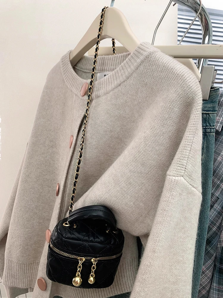 Женский вязаный кардиган с круглым вырезом однотонный простой однобортный