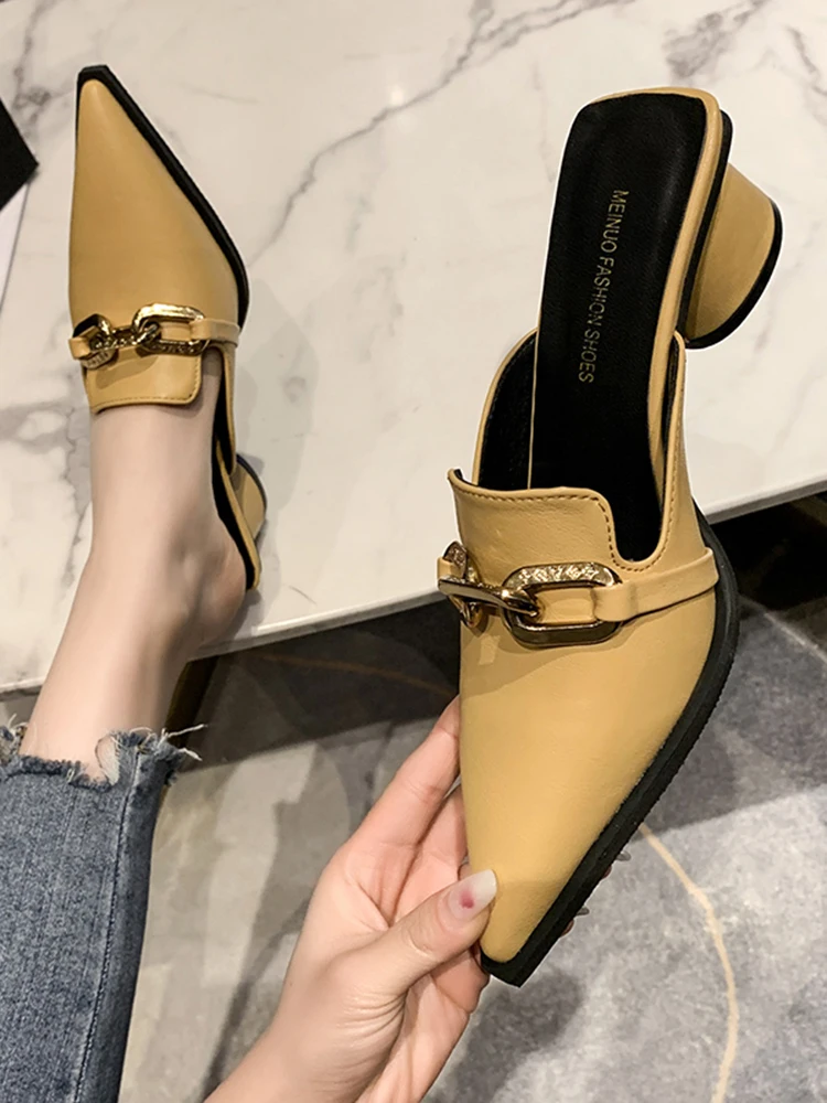 

Loafers Cover Toe Square heel Med Shoes Woman 2023 Slippers Casual Pantofle Rivet Block Pointed Luxury New Slides Fashion Metal