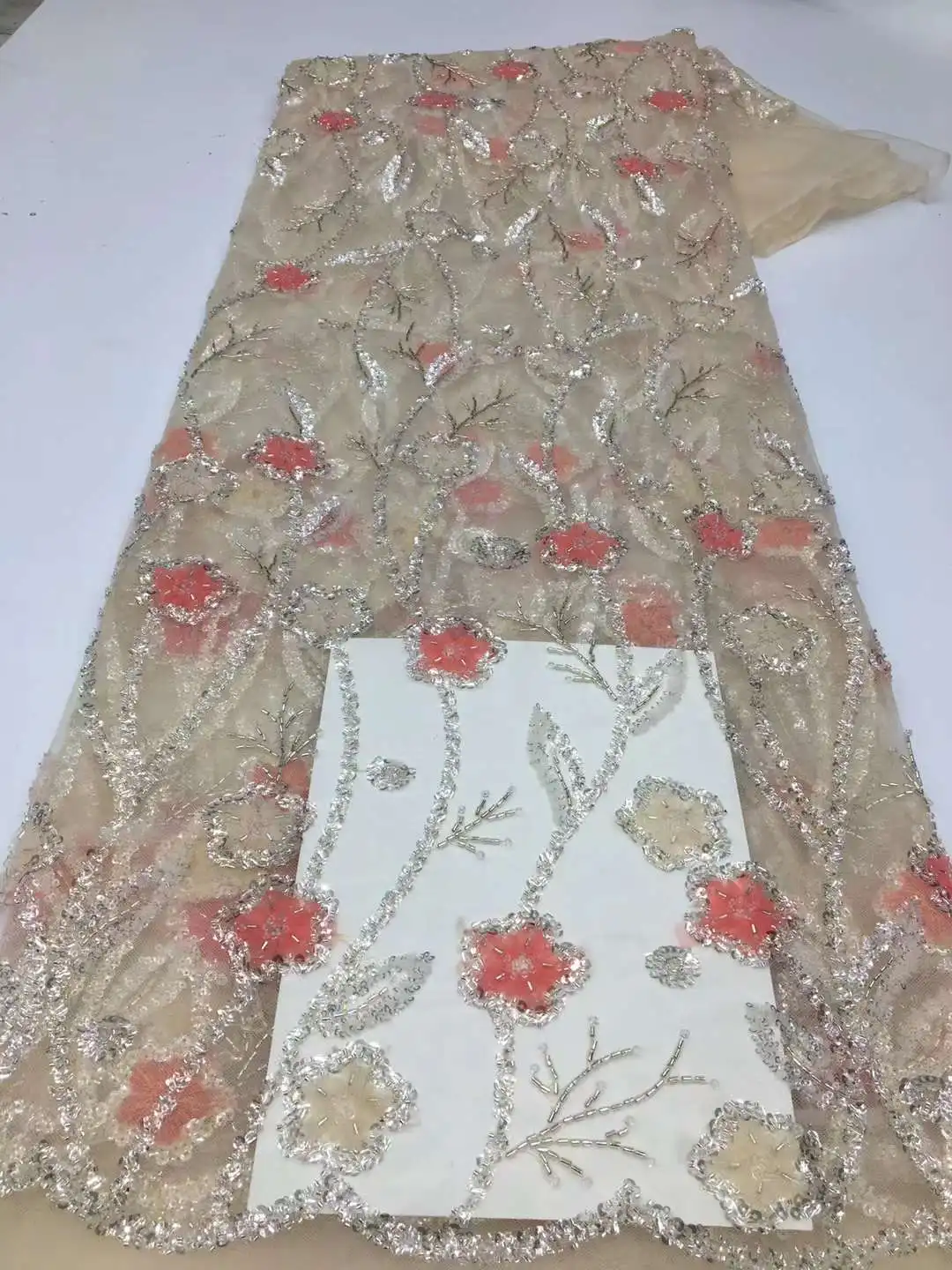 

Новейшие великолепные золотистые африканские бусины ручной работы, кружева, ткани, роскошная нигерийская Яркая Ткань для детской одежды XX695FF