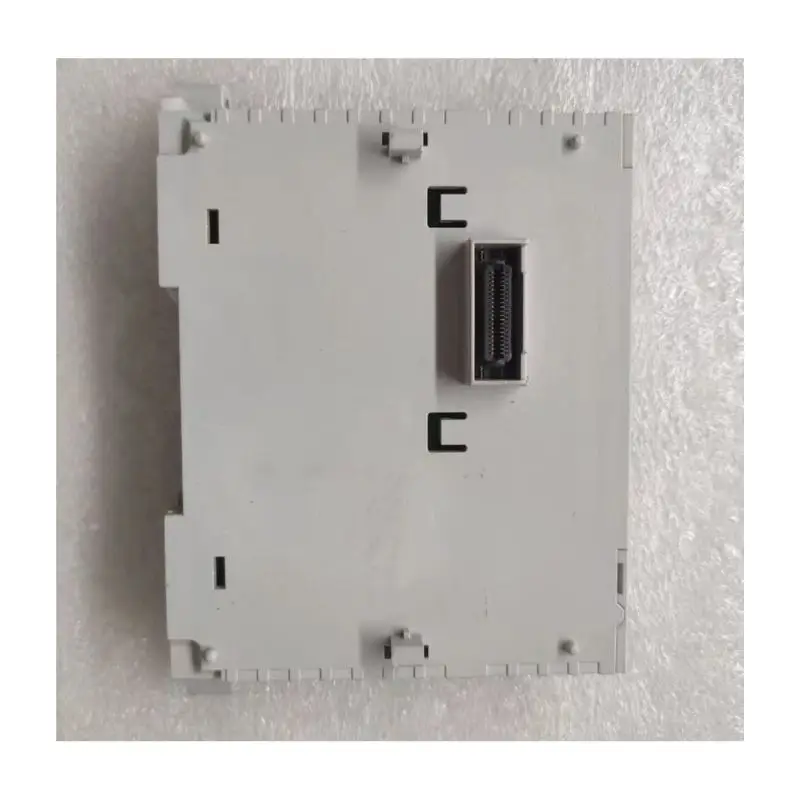 Б/у FX5-4AD-TC-ADP FX5 4AD TC ADP Модуль ПЛК протестирован в порядке