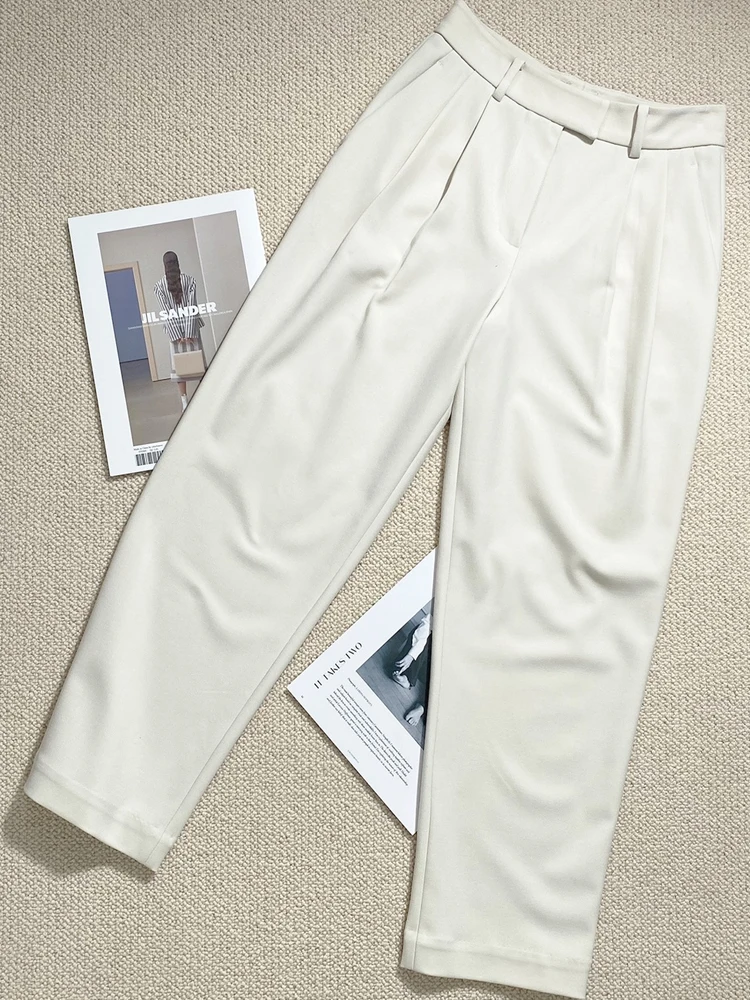 Рисунок 5 - Повседневные женские брюки бежевые