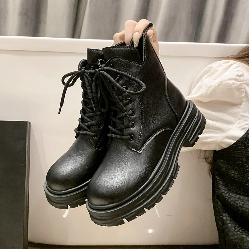 

Fashion Lace-Up Martens Boots Female British Style Winter New Short Boots Lace-Up Thick Bottom Hairy Leather Female Ankle Boots