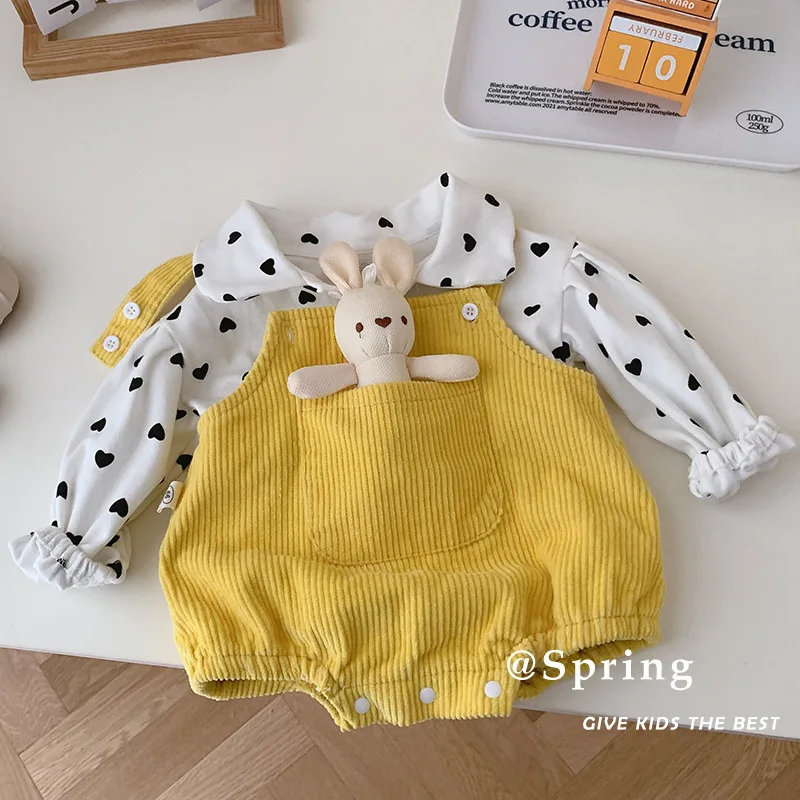 

2023 Spring Autumn Baby Girls Clothes Set Cotton Printed Love Turn Down Collar Shirts Suit Corduroy Pocket Suspenders Romper