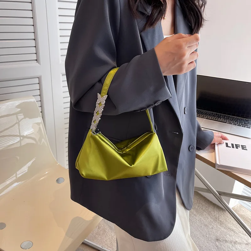 

Fashion Butterfly Chain Underarm Bags for Women Casual Solid Color Purses and Handbags Elegant Nylon Pillow Shoulder Bag сумка