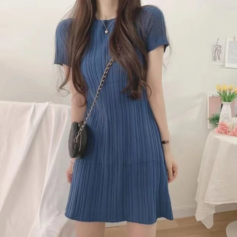 

Korean Girls' Dress Small Short Loose Knit Can Be Sweet And Casual, And Can Be Worn In A Variety Of Ways