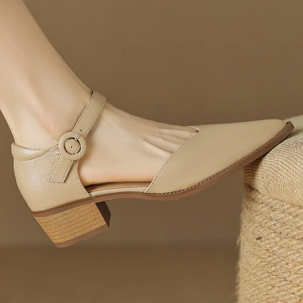 Женские босоножки из овечьей кожи с ремешком на щиколотке и острым носком