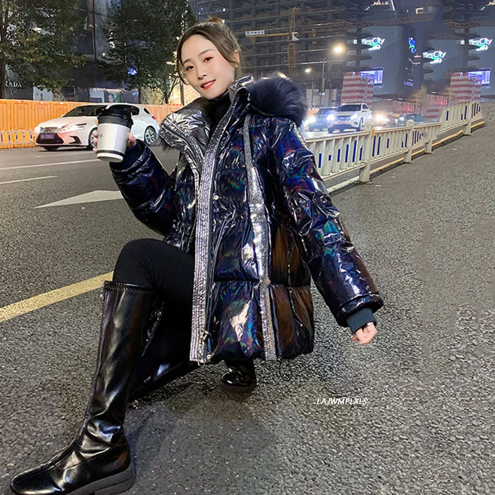 Зимняя куртка 2023 женское блестящее толстое пальто с большим мехом и капюшоном