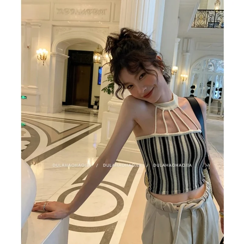 

Vertical striped knitted vest women's summer short top