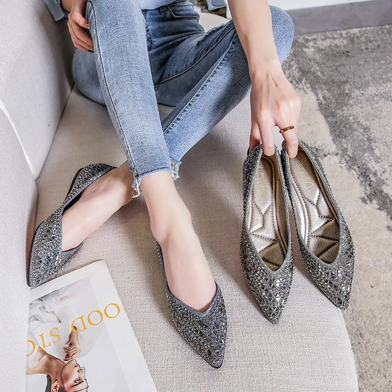 Famous Rivets Flats Women Pointed Toe Glitter Beading Ballerian Shoes Shallow Mouth Sequined Cloth Moccasins Plus Size 43