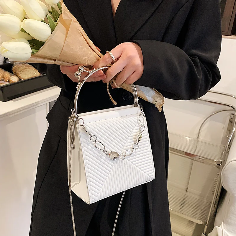 

Миниатюрные сумки через плечо из искусственной кожи с металлической ручкой для женщин 2023, модная брендовая дизайнерская сумка через плечо, сумки и кошельки, милая сумка-тоут