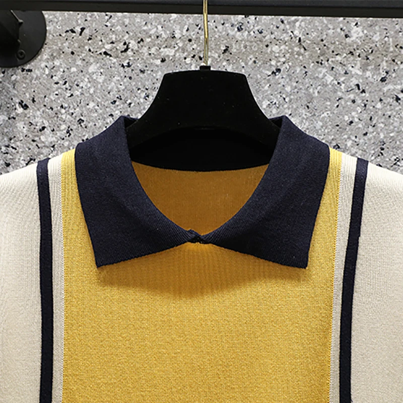 Женское трикотажное платье-миди с воротником-поло черное облегающее Хлопковое