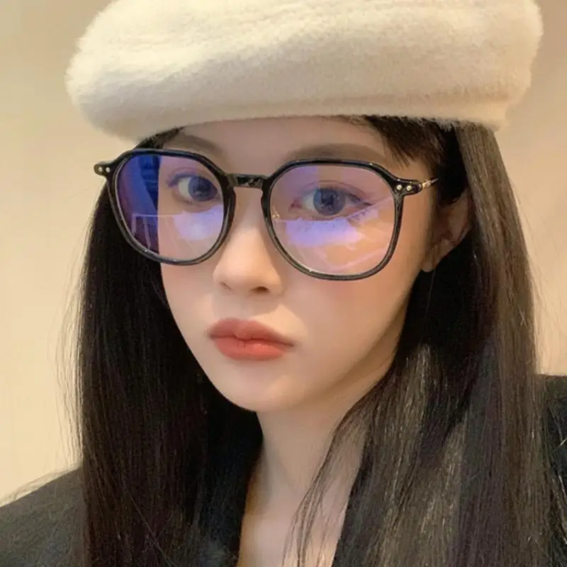 

2022 New Trendy Anti-blue Light Transparent Glasses Black Frame Retro Flat Mirror Fashion Eyeglasses For Women