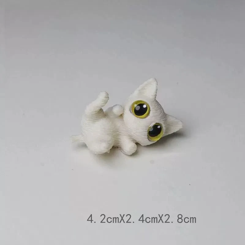 

Мини-фигурки кошек из пластика