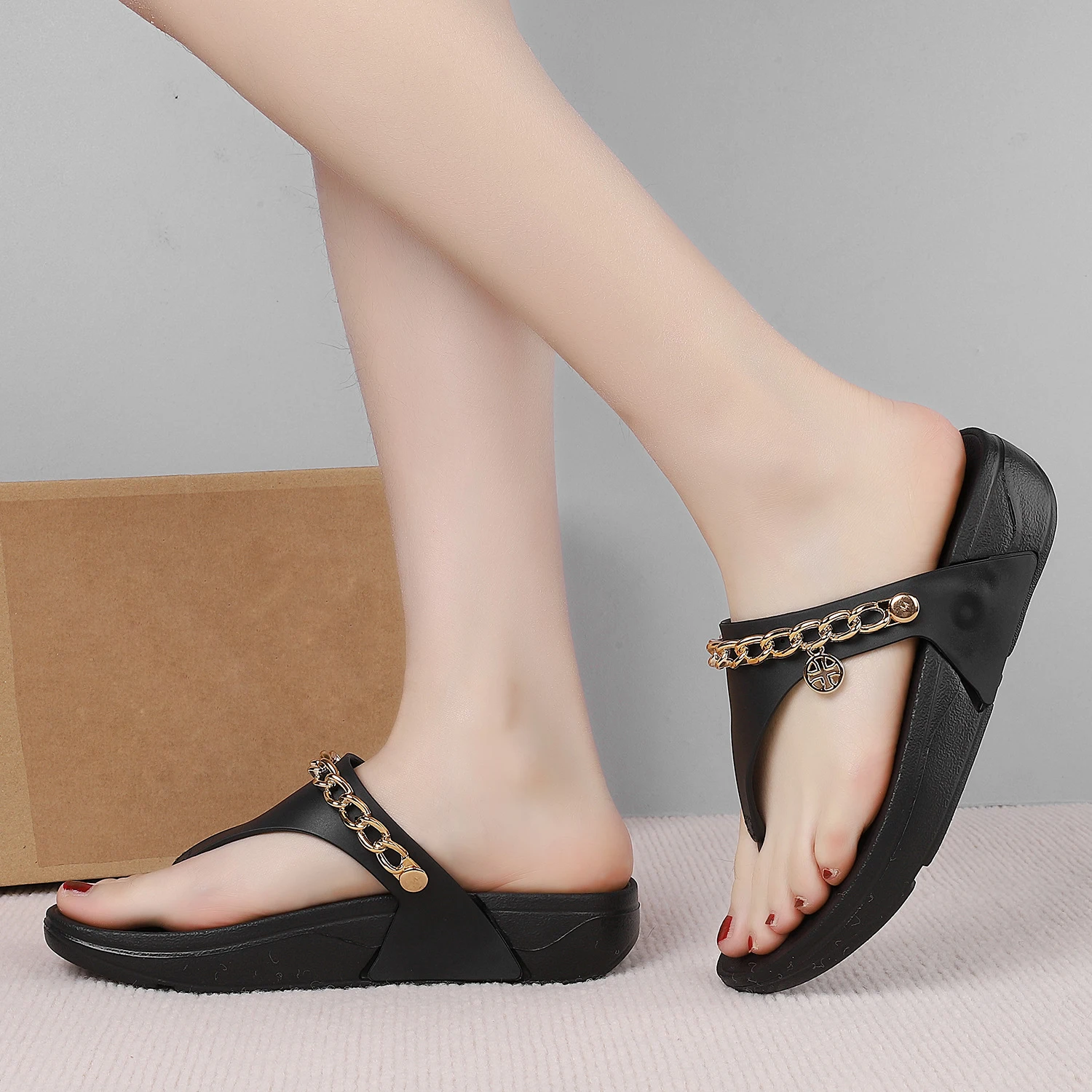 New Chain Flip Flops Womens Shoes Summer Slippers Non Slip Home Bathroom Outdoor Soft Bottom Flip Flops for Women