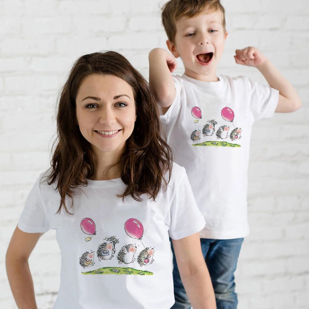 

Yeskuni Mom and Kids Summer 2022 Clothes Family Look Holiday Casual Matching T-shirt Cute Hedgehogs Aesthetic Art Ropa De Bebe