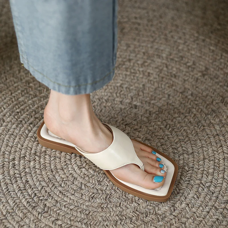 

BCEBYL Senior Sense Square Head Sandals Clip Toe Flat Slippers Women's 2023 New Summer Fashion Soft Sole Women's Casual Drag