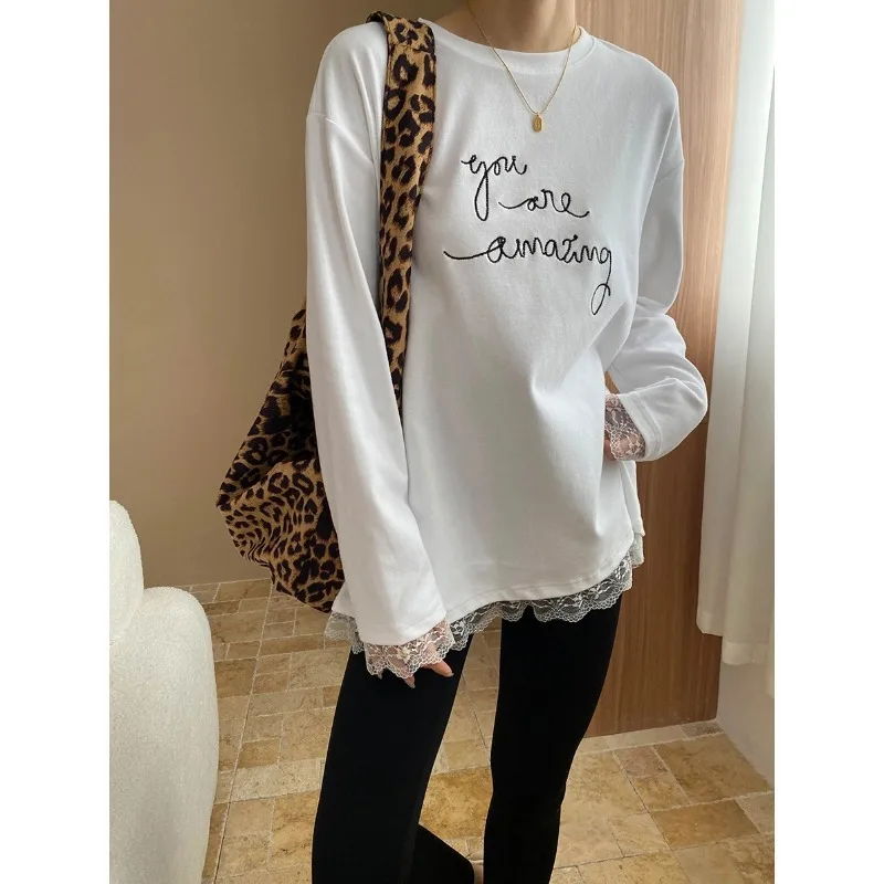 Весенняя простая свободная базовая футболка с круглым вырезом и кружевом