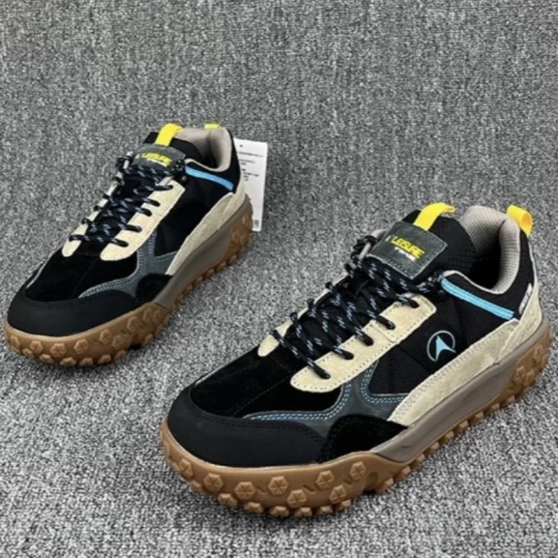 Профессиональная походная обувь. Удобные и износостойкие кроссовки для