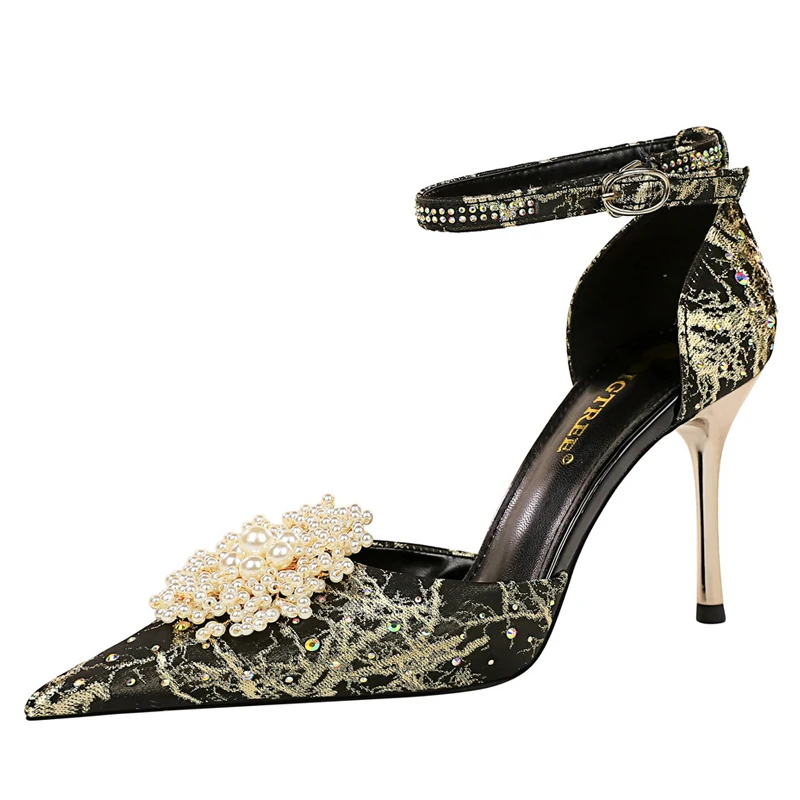 

2023 Fashion Buckle Sandals Rome Lady Shoes Metal Stiletto Pearl Women's Pumps Pointed Toe Party Shoes Luxury Shallow High Heels